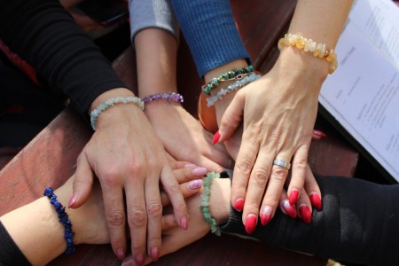 Jak nám sluší kamínkové náramky